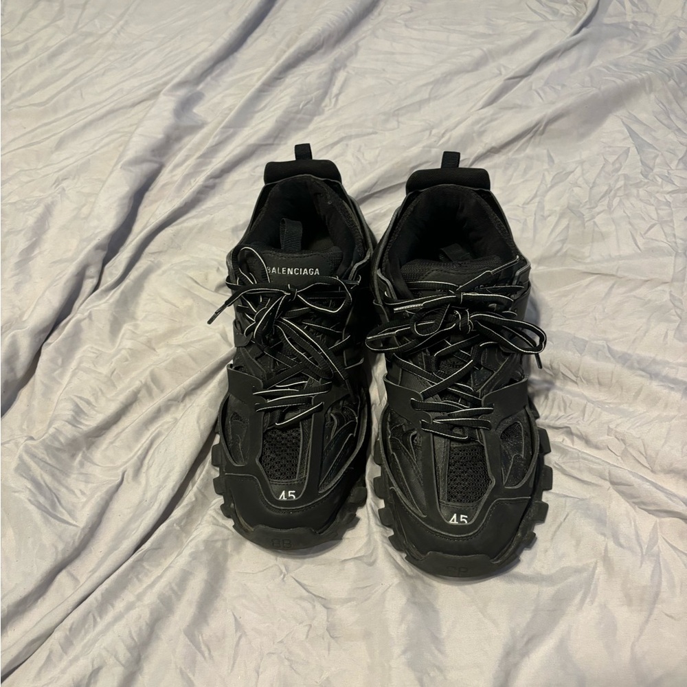 Balenciga size 45